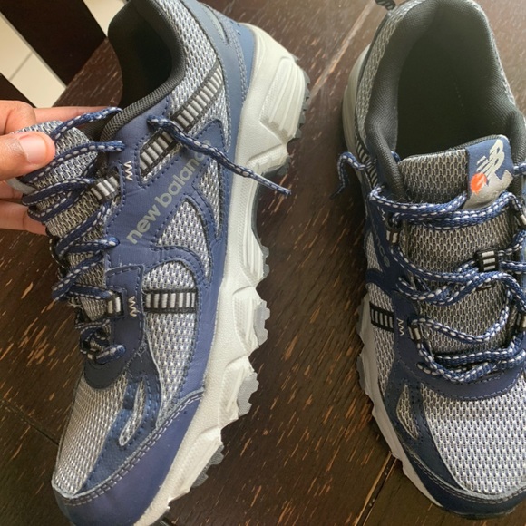 New Balance 410v4 - Picture 2 of 4